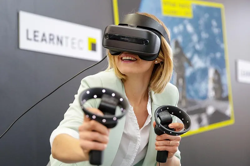 woman using AR glasses at learntec 2019